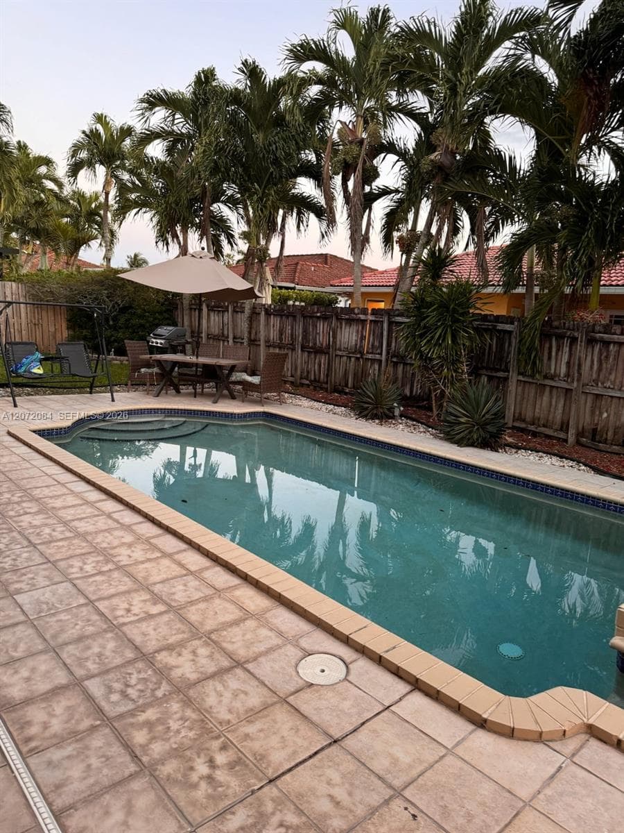 15234 SW 140th St # na, Miami, FL 33196