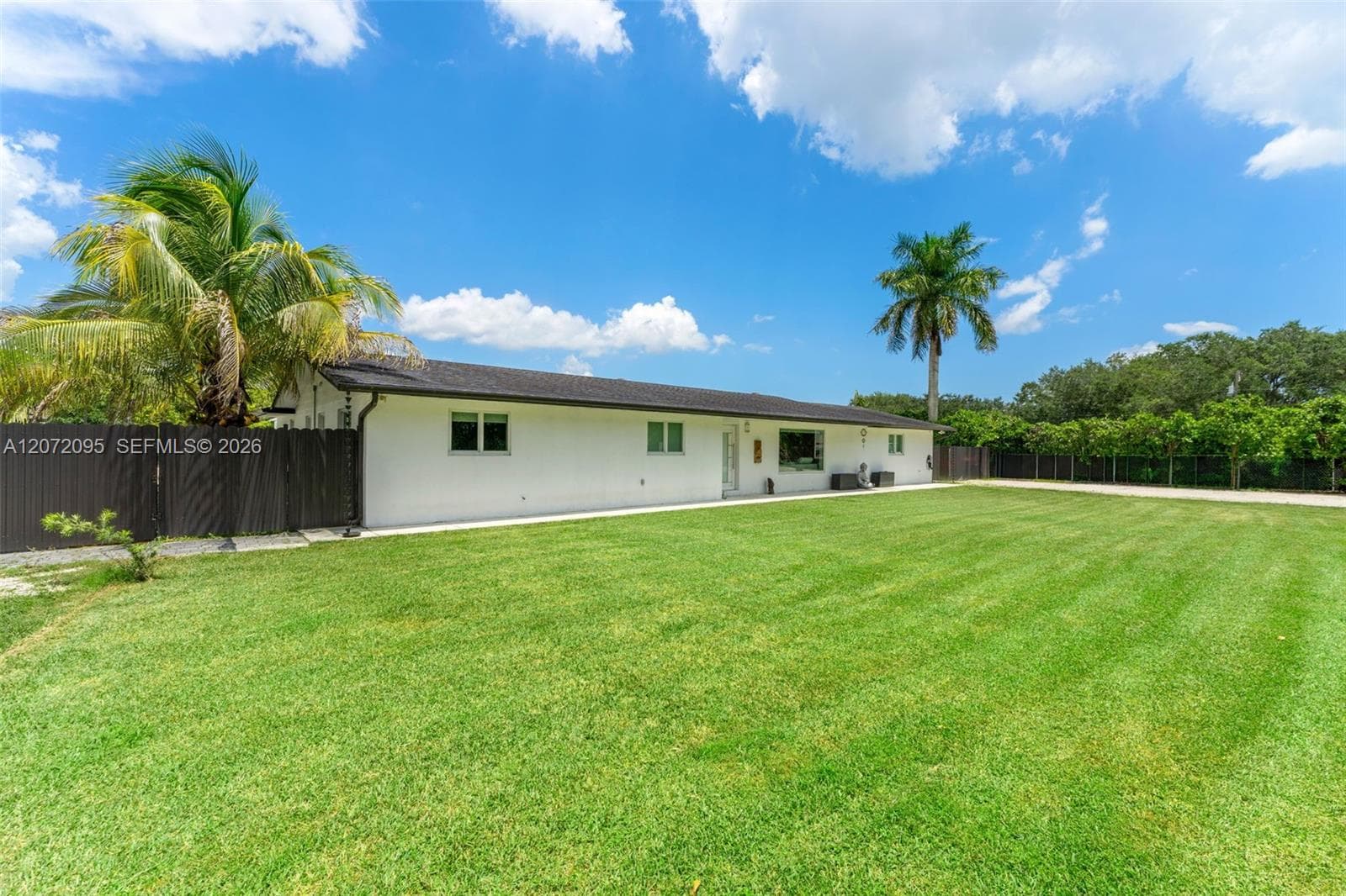 18725 SW 218th St, Miami, FL 33170 — zdjęcie 3