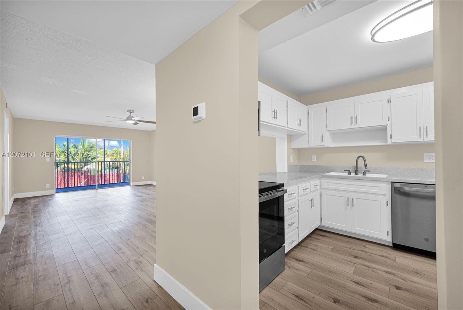 215 SE 3rd Ave # 206B, Hallandale Beach, FL 33009 — zdjęcie 3