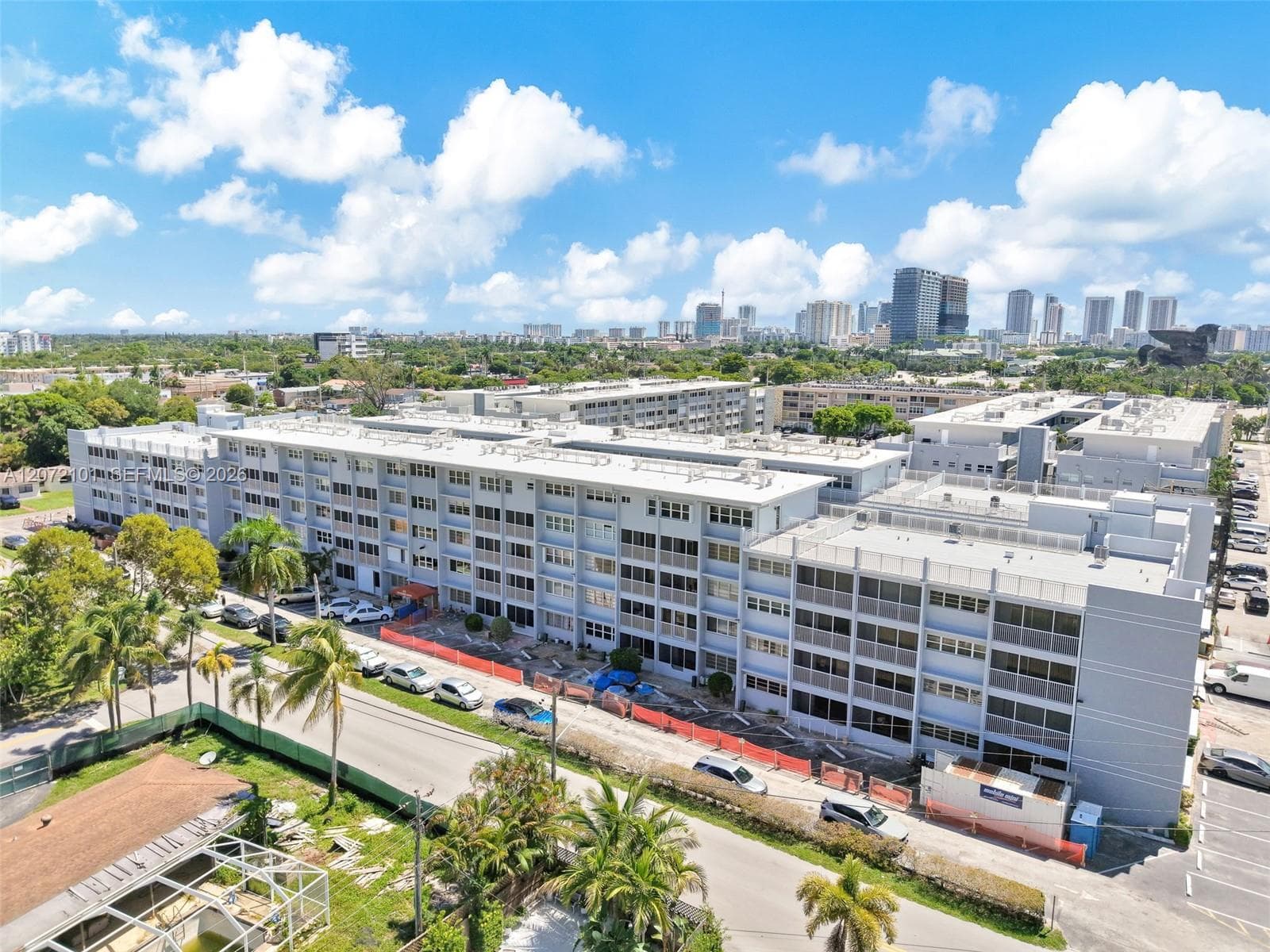 215 SE 3rd Ave # 206B, Hallandale Beach, FL 33009