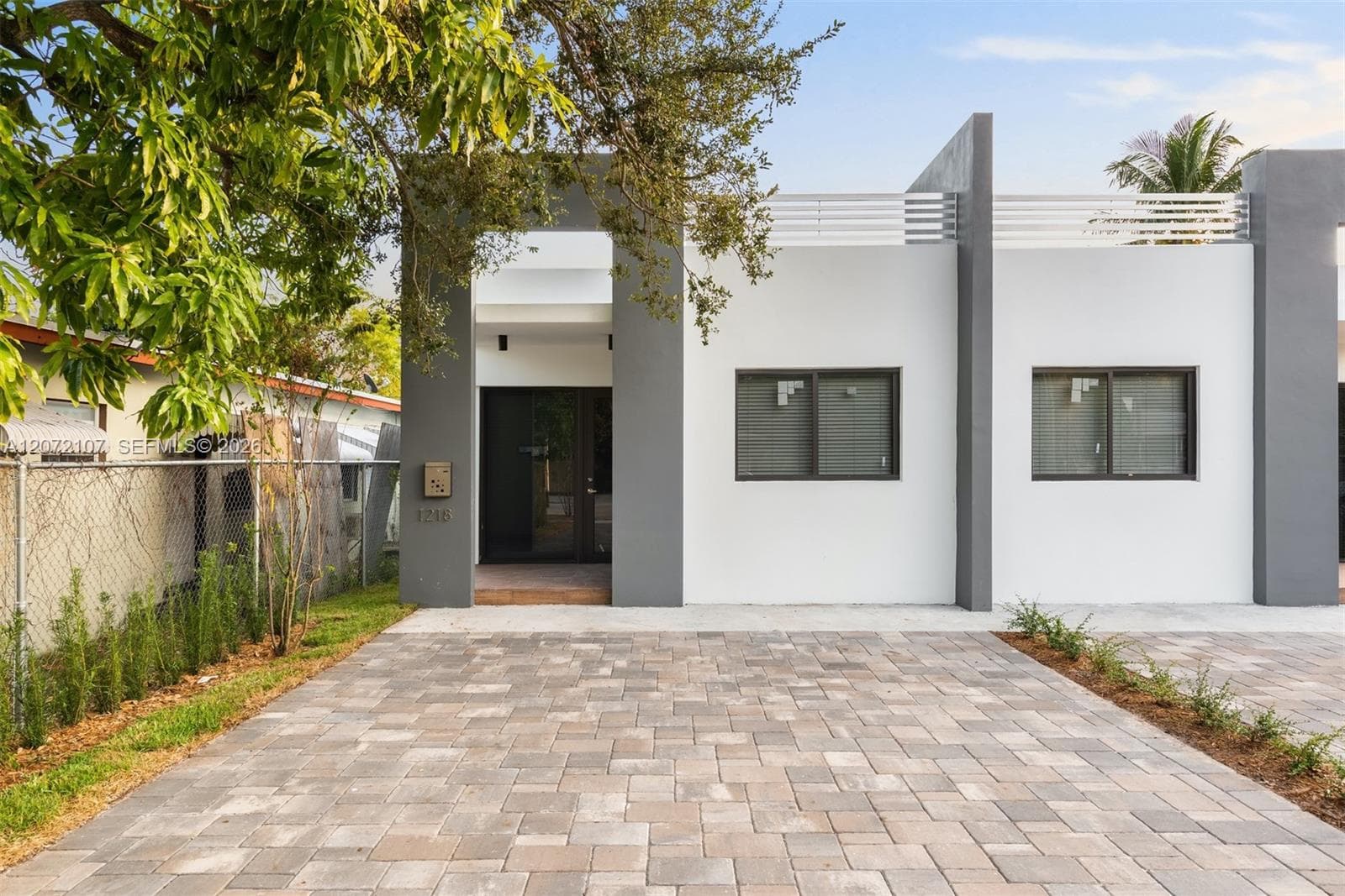 1216-1218 NE 112th St, Miami, FL 33161 — zdjęcie 2