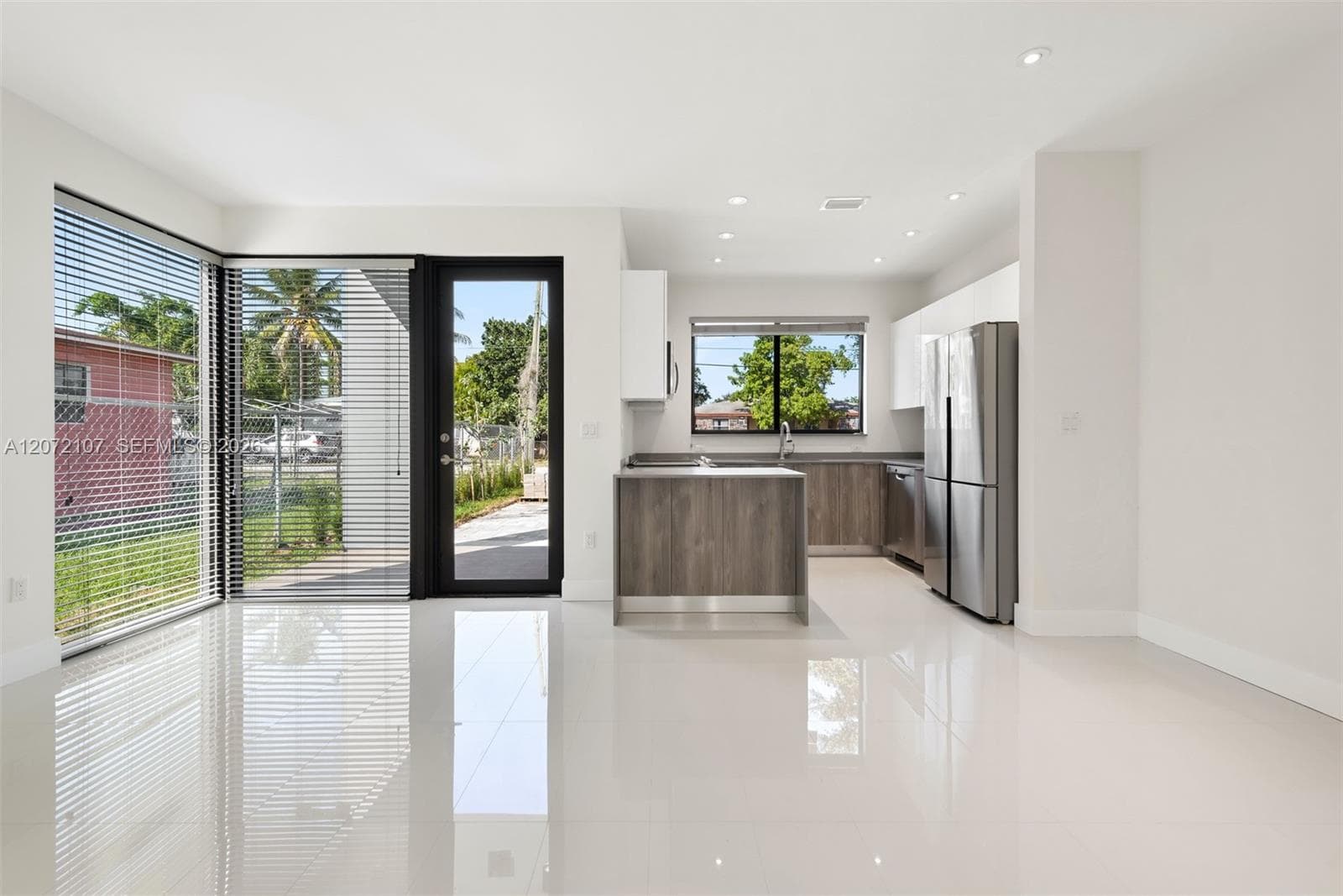 1216-1218 NE 112th St, Miami, FL 33161 — zdjęcie 3