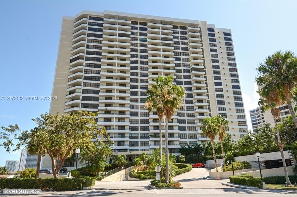 2500 Parkview Dr # 1004, Hallandale Beach, FL 33009
