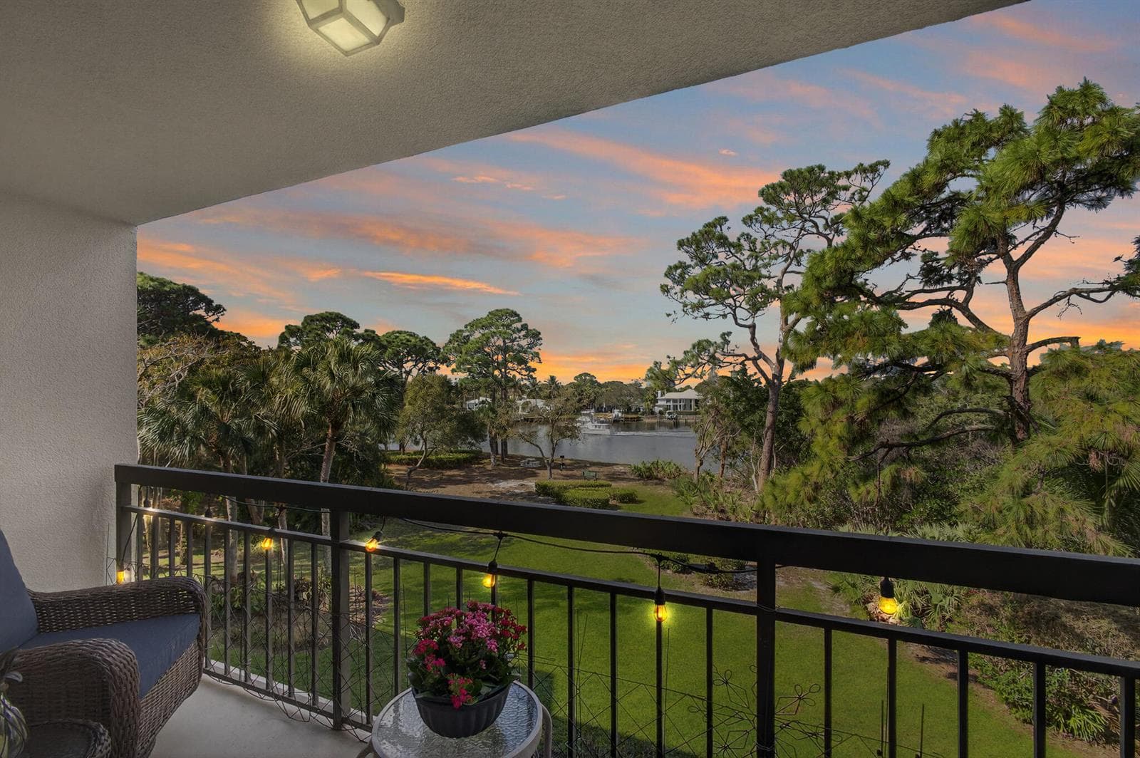 1901 MARINA ISLE Way # 304, Jupiter, FL 33477