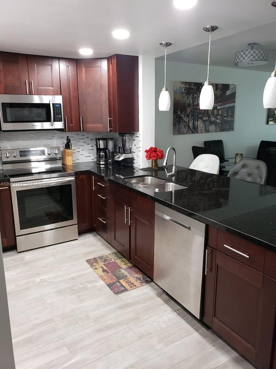 900 NE 12th Ave # 302, Hallandale Beach, FL 33009 — zdjęcie 2
