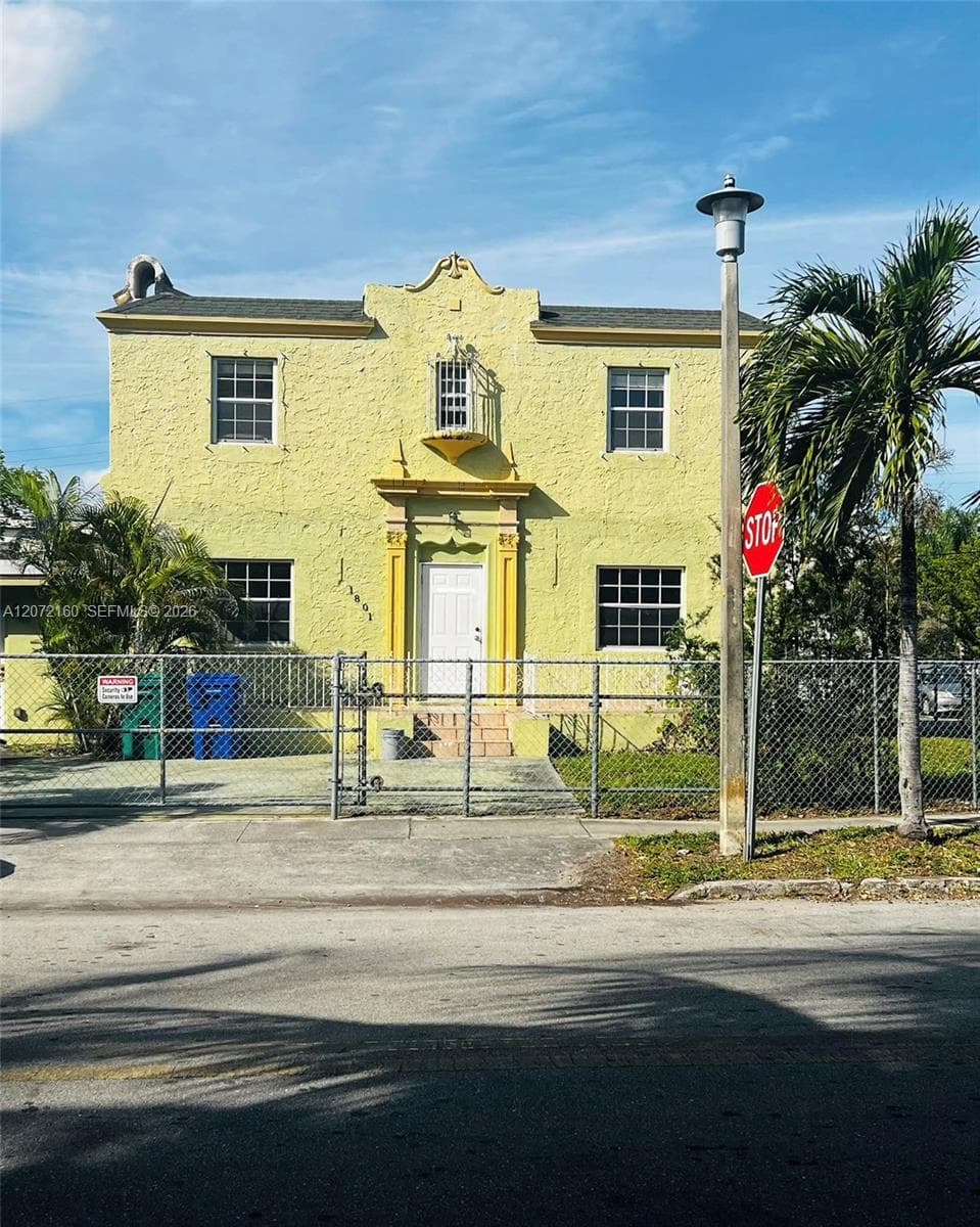 1801 SW 10th St, Miami, FL 33135