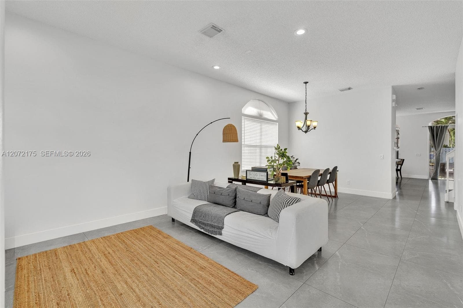 7654 NW 21st Dr, Pembroke Pines, FL 33024 — zdjęcie 4