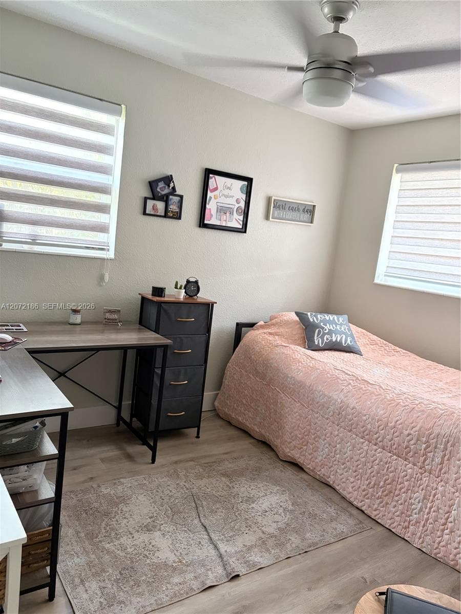 7810 NW 11th Ct, Pembroke Pines, FL 33024 — zdjęcie 2