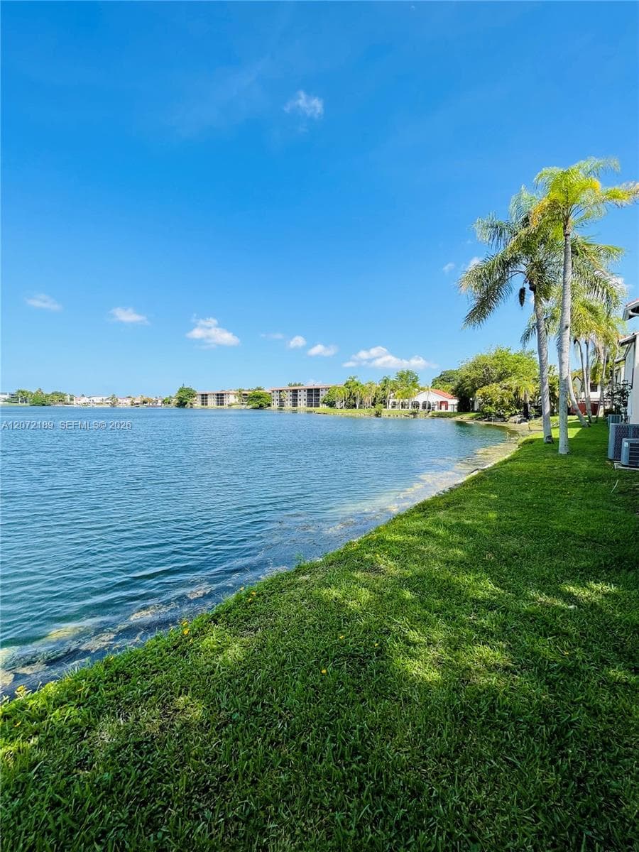 20005 NE 3rd Ct # 5, Miami, FL 33179 — zdjęcie 3