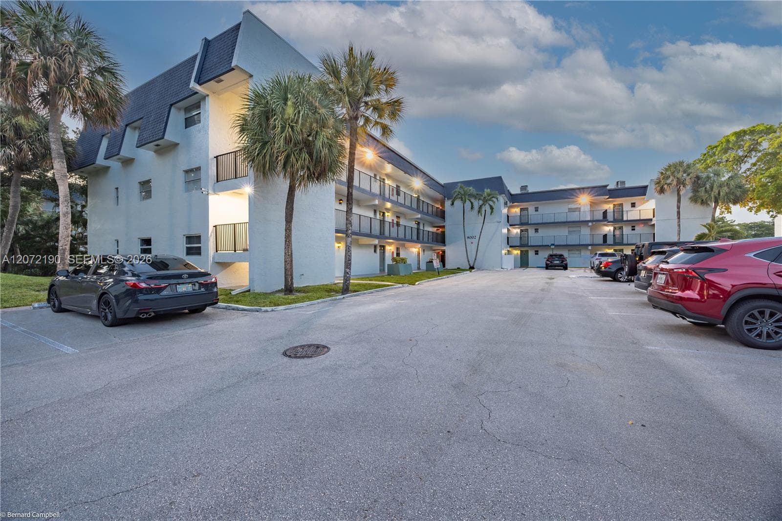 8002 Lagos De Campo Blvd # B-303, Tamarac, FL 33321