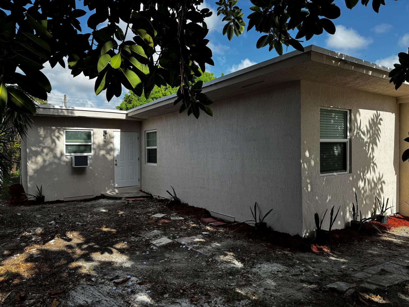 405 N E Street, Lake Worth, FL 33460