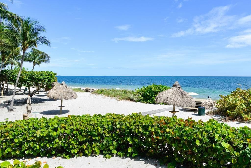1121 Crandon Blvd # D206, Key Biscayne, FL 33149