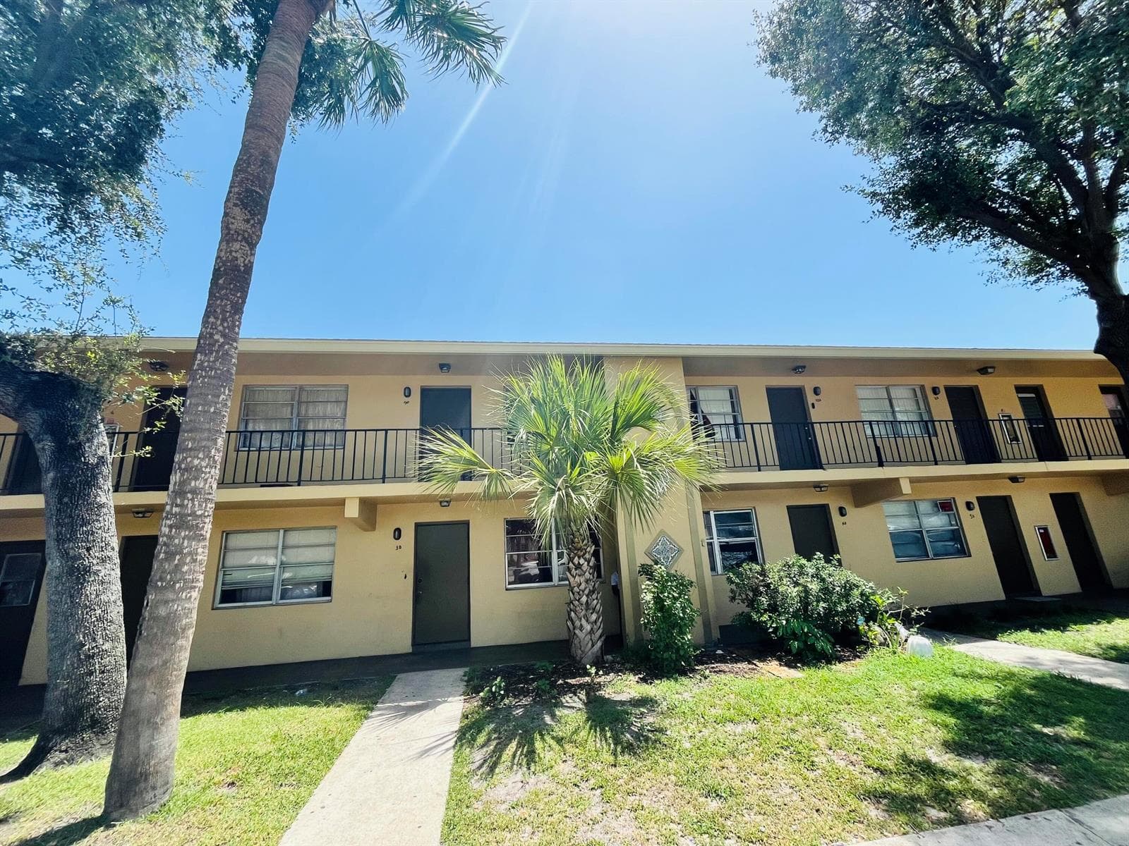 635 SW 20th Court N # 9B, Delray Beach, FL 33445