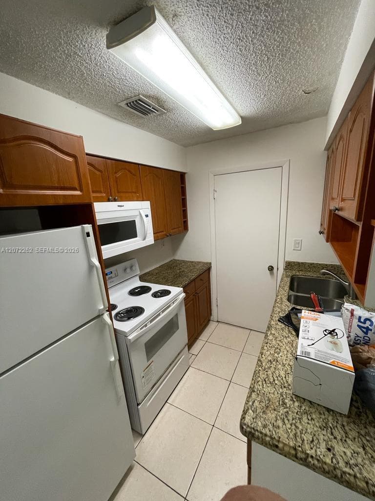 17515 NW 67th Ct # E-22, Hialeah, FL 33015 — zdjęcie 3