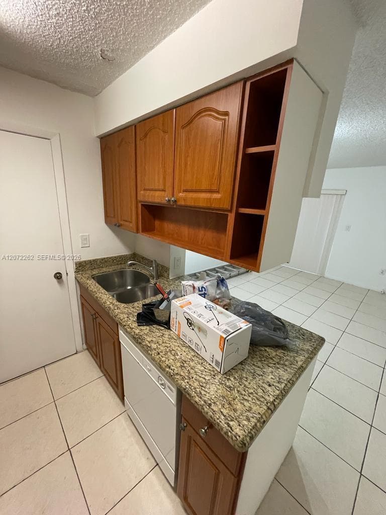 17515 NW 67th Ct # E-22, Hialeah, FL 33015 — zdjęcie 4