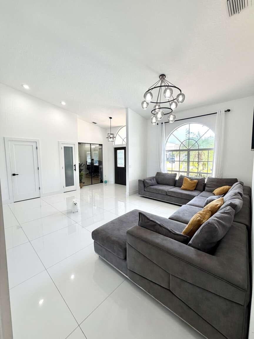 120 SARATOGA Boulevard W, Royal Palm Beach, FL 33411 — zdjęcie 5