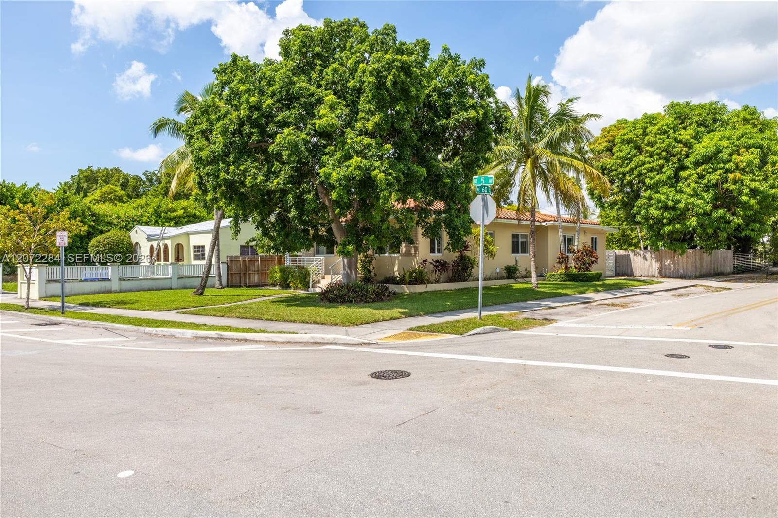 5990 NE 5th Ave, Miami, FL 33137 — zdjęcie 5