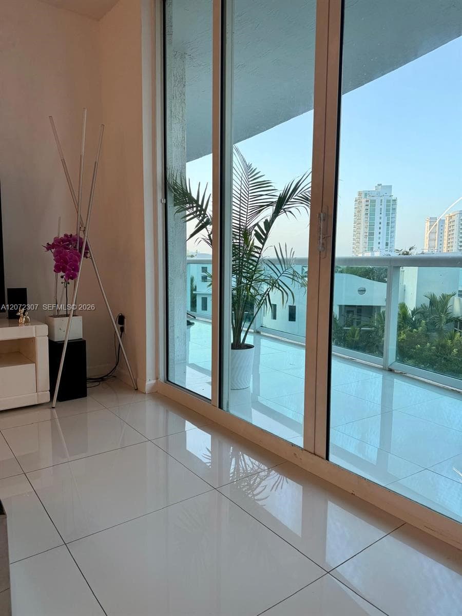 7900 Harbor Island Dr # 505, North Bay Village, FL 33141 — zdjęcie 2