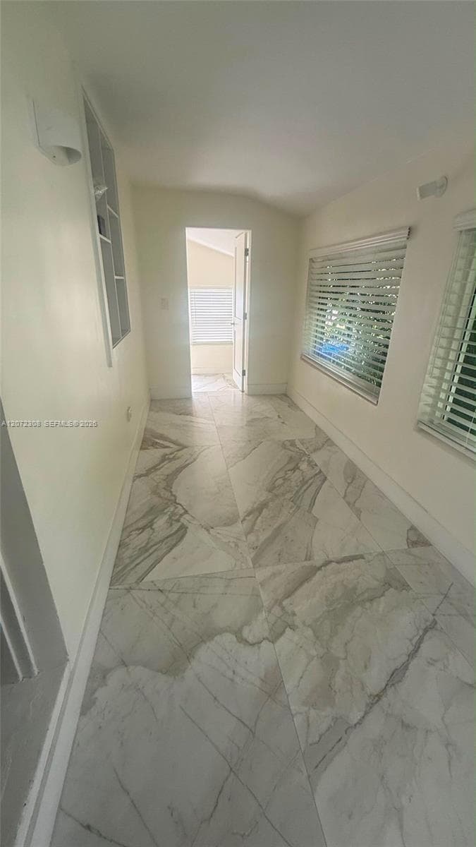52 NE 51st St, Miami, FL 33137 — zdjęcie 2