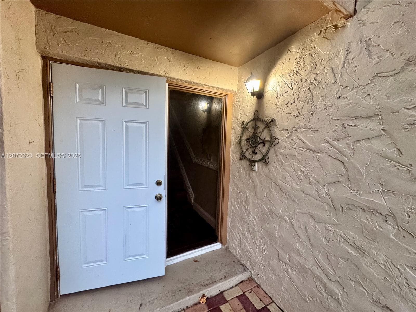 32 Wimbledon Lake Dr # 221, Plantation, FL 33324