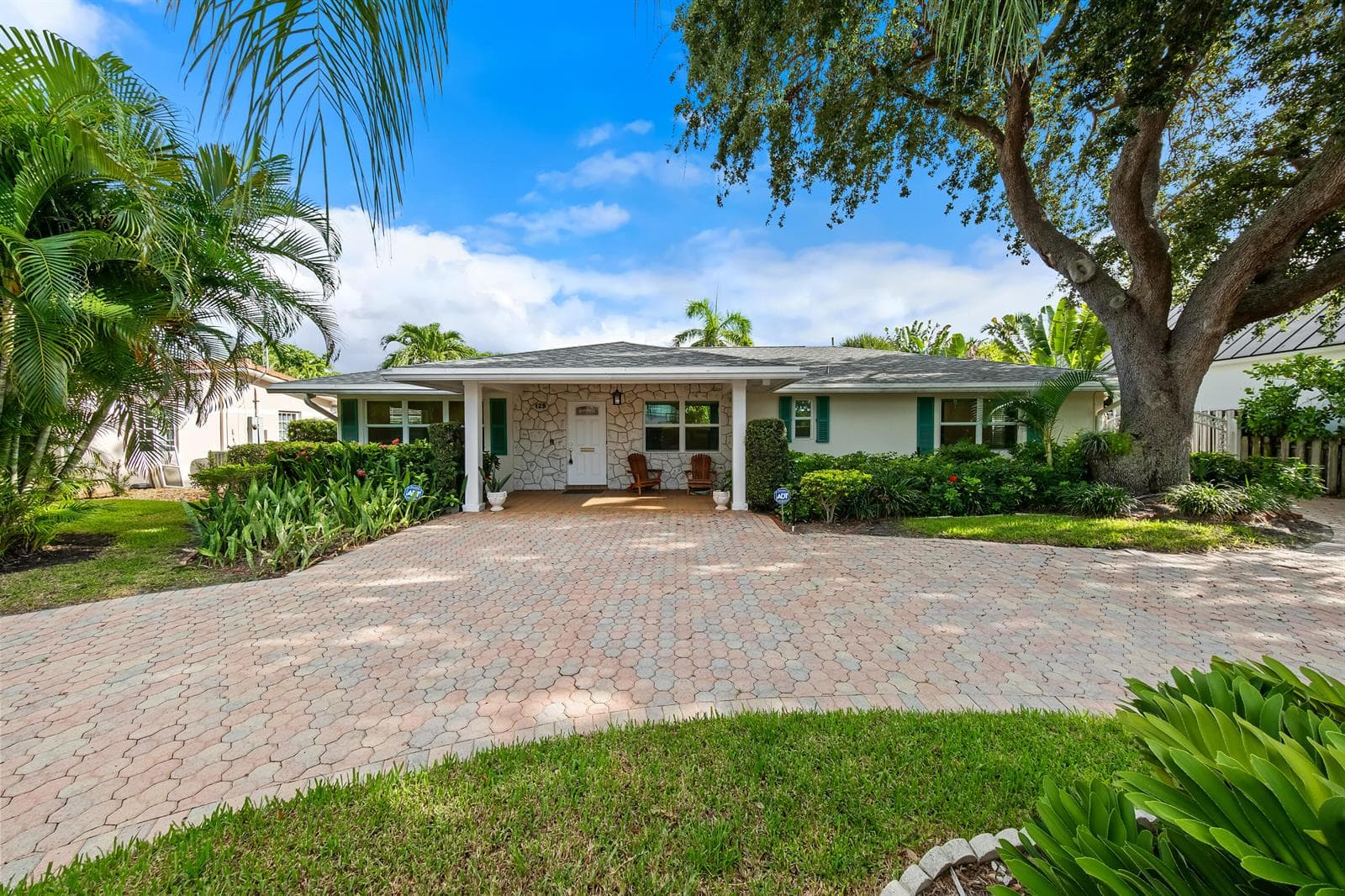 129 Alhambra Place, West Palm Beach, FL 33405 — zdjęcie 3