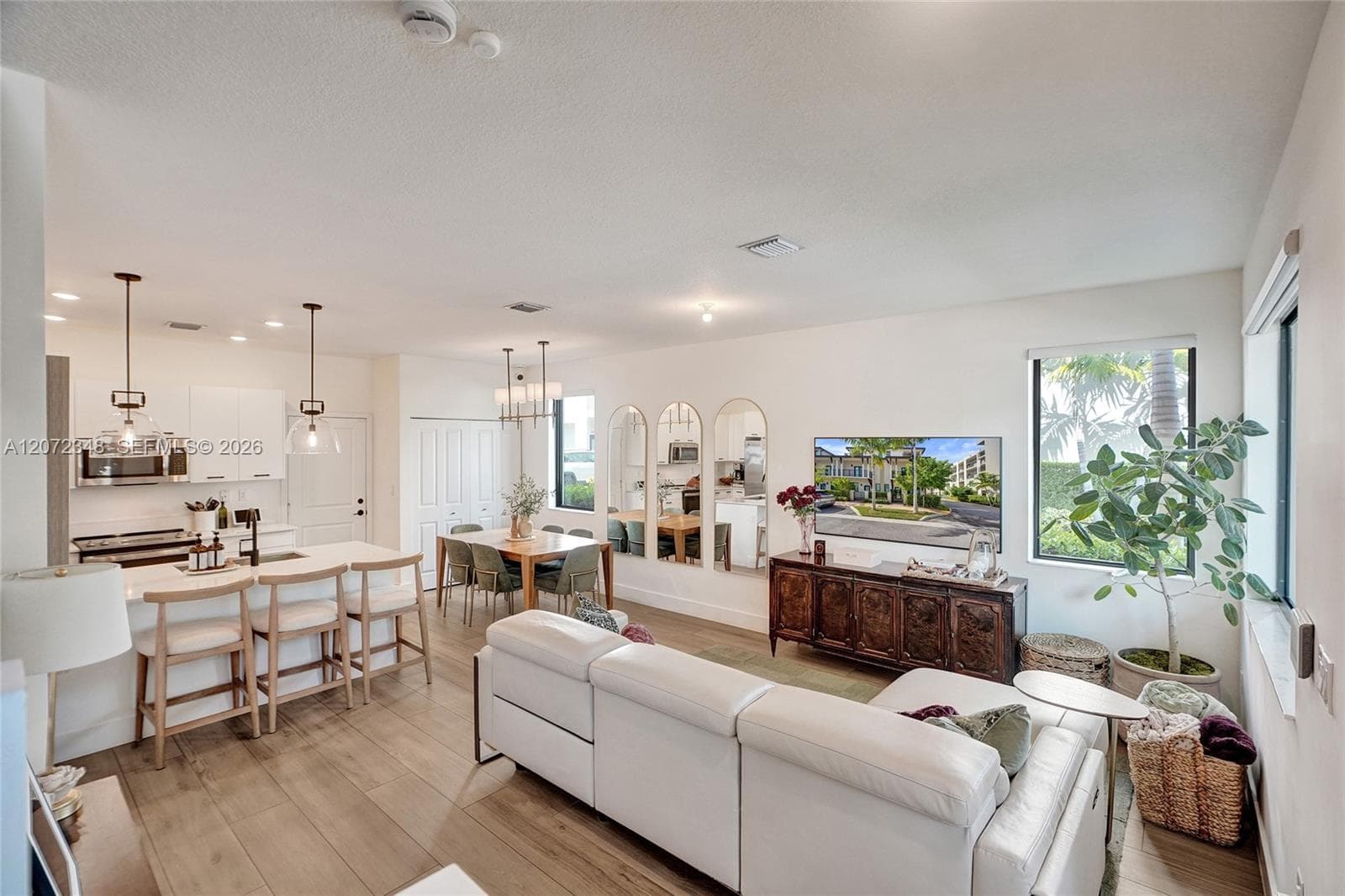8166 NW 42nd St, Doral, FL 33166 — zdjęcie 2