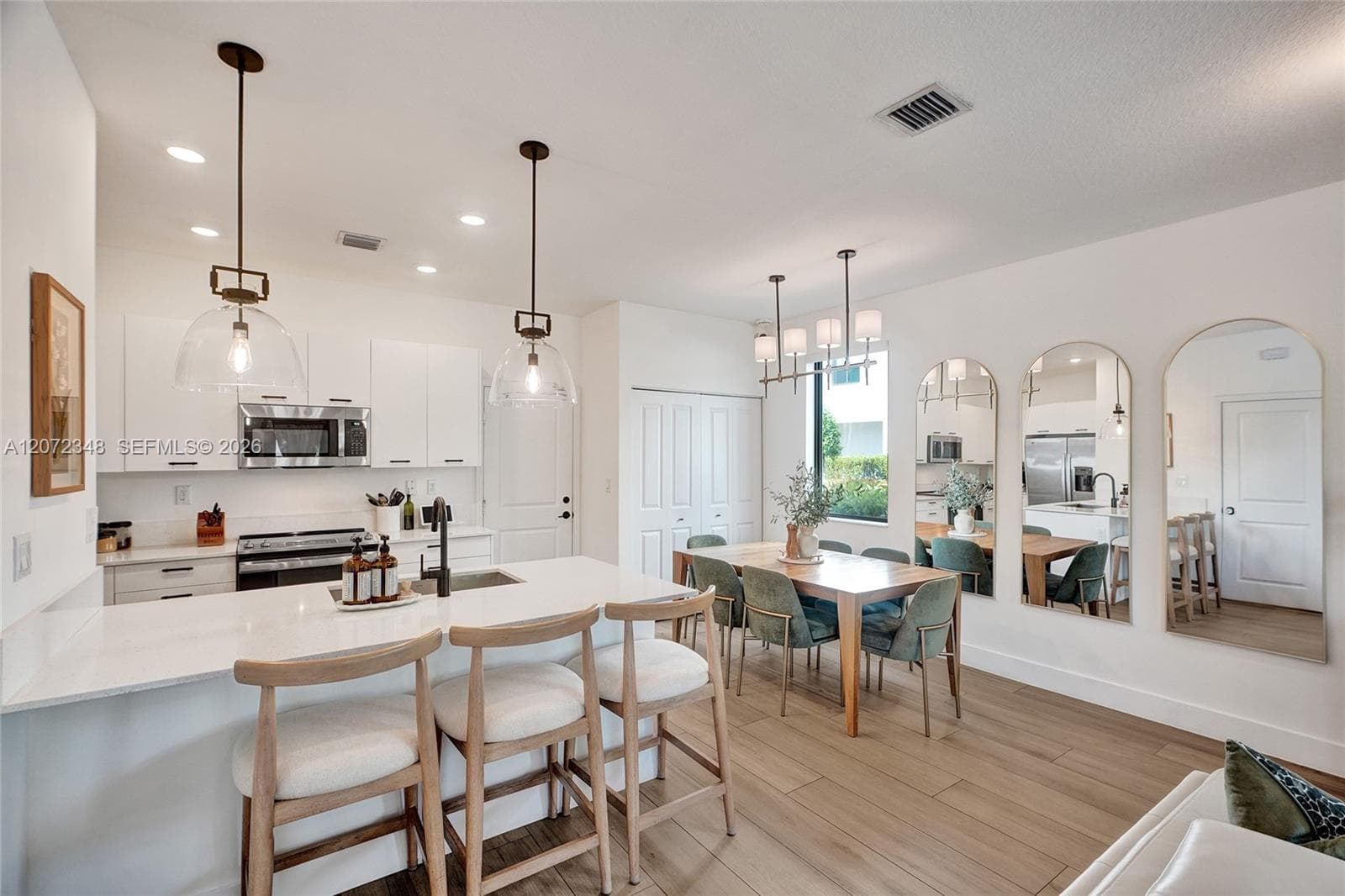 8166 NW 42nd St, Doral, FL 33166 — zdjęcie 5