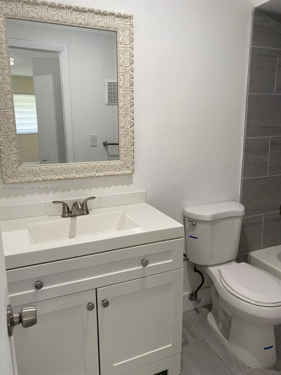 18725 NW 62nd Ave # 111, Hialeah, FL 33015 — zdjęcie 5