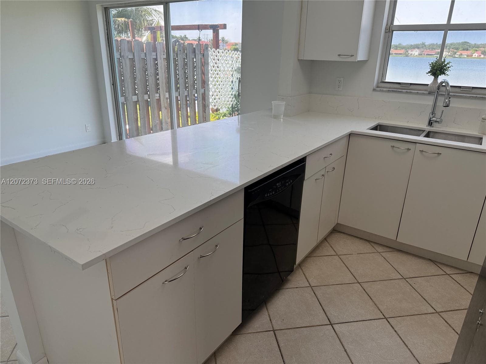 6733 Bayfront Dr, Margate, FL 33063 — zdjęcie 5