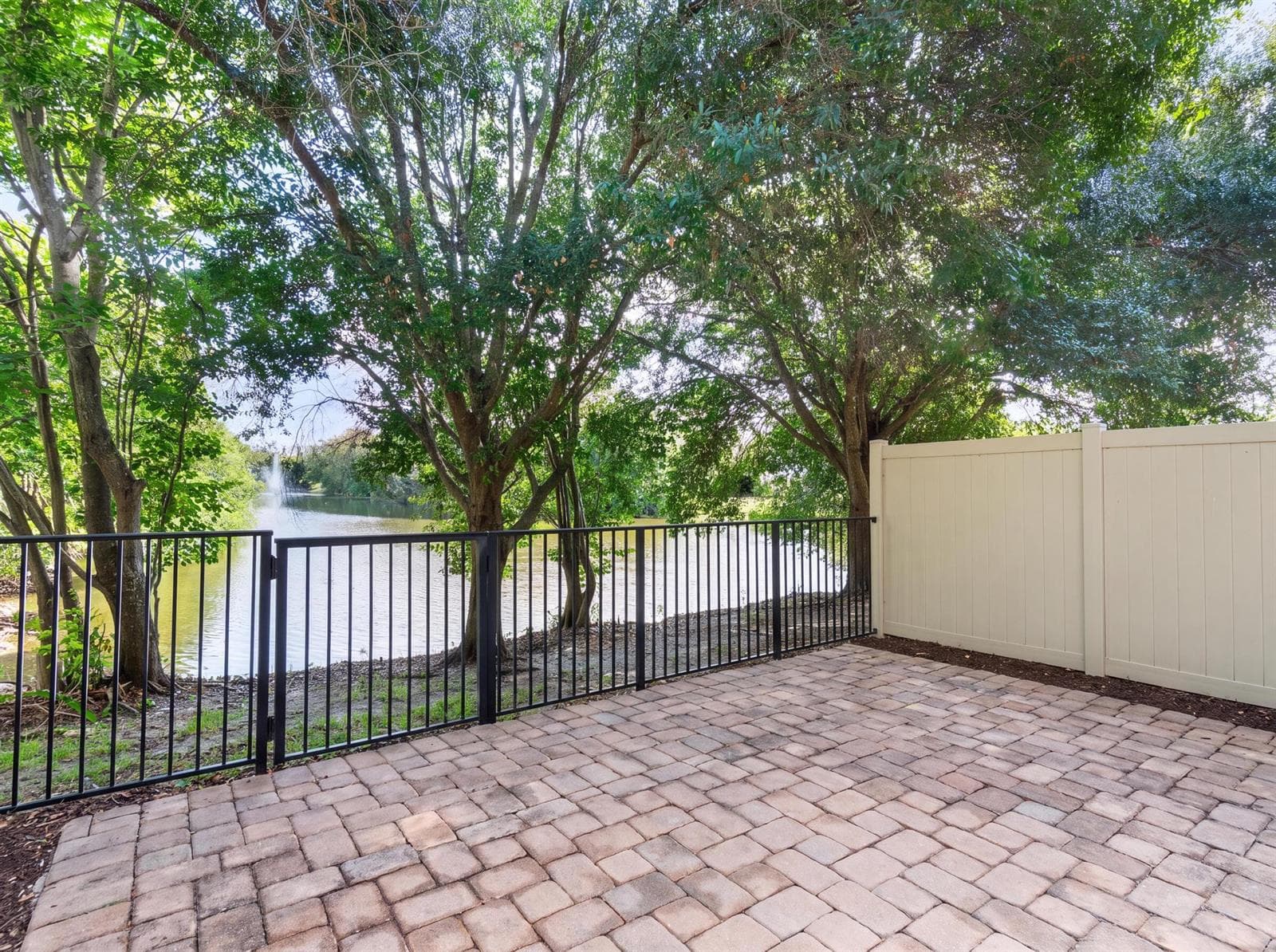 301 LAKE MONTEREY Circle, Boynton Beach, FL 33426 — zdjęcie 3