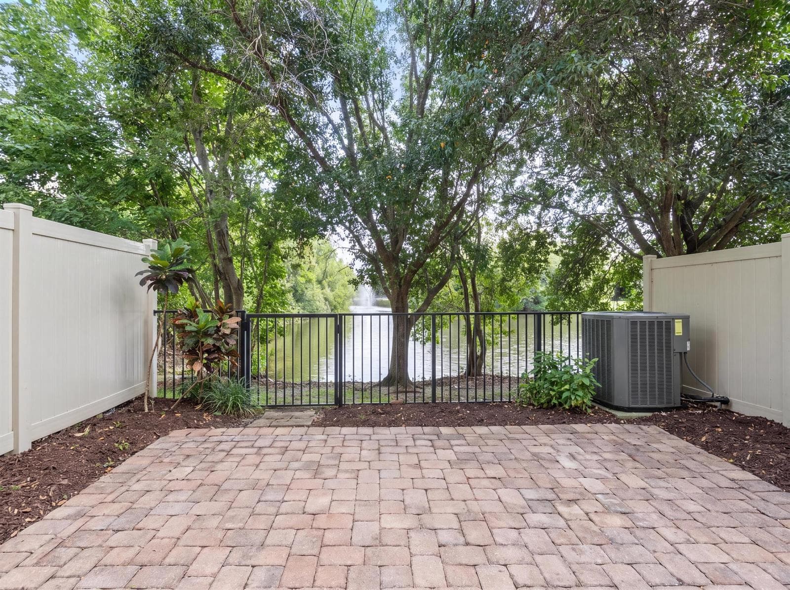 301 LAKE MONTEREY Circle, Boynton Beach, FL 33426 — zdjęcie 4