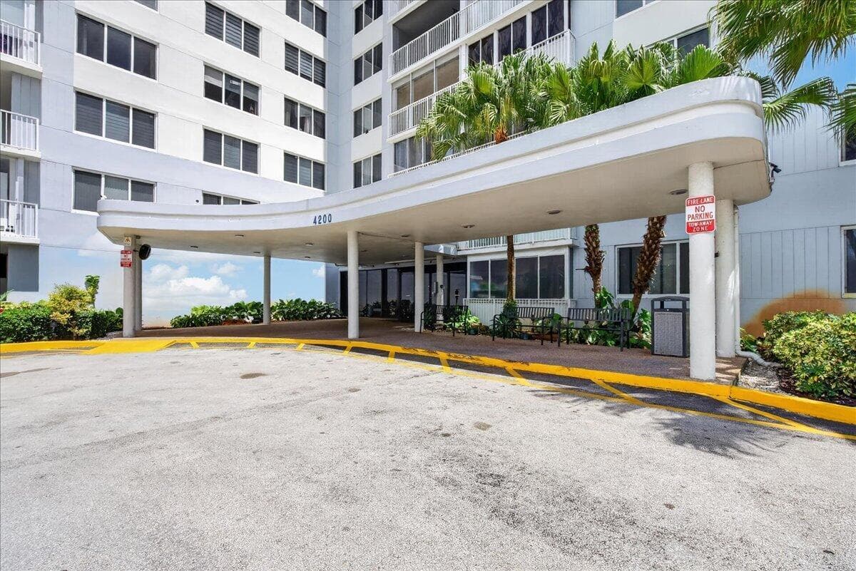 4200 Hillcrest Drive, Hollywood, FL 33021 — zdjęcie 2