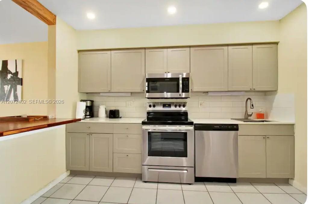 1031 SW 3rd St # 1031, Hallandale Beach, FL 33009 — zdjęcie 2