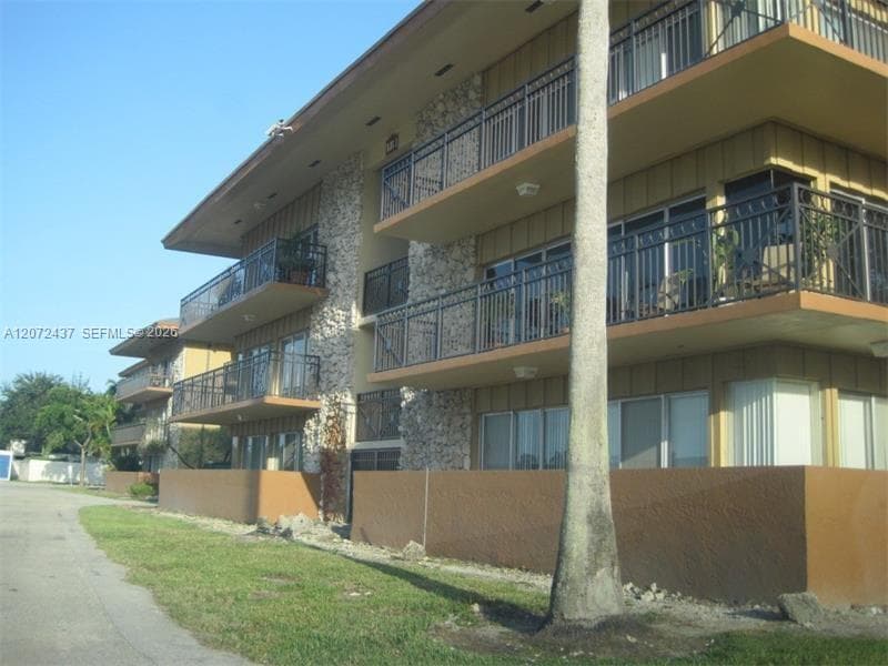 4850 SW 63rd Ter # 114, Davie, FL 33314 — zdjęcie 2