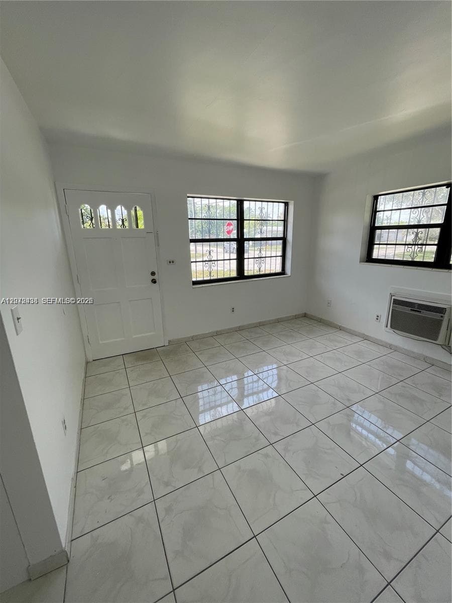 505 NE 142nd St # A, North Miami, FL 33161 — zdjęcie 2