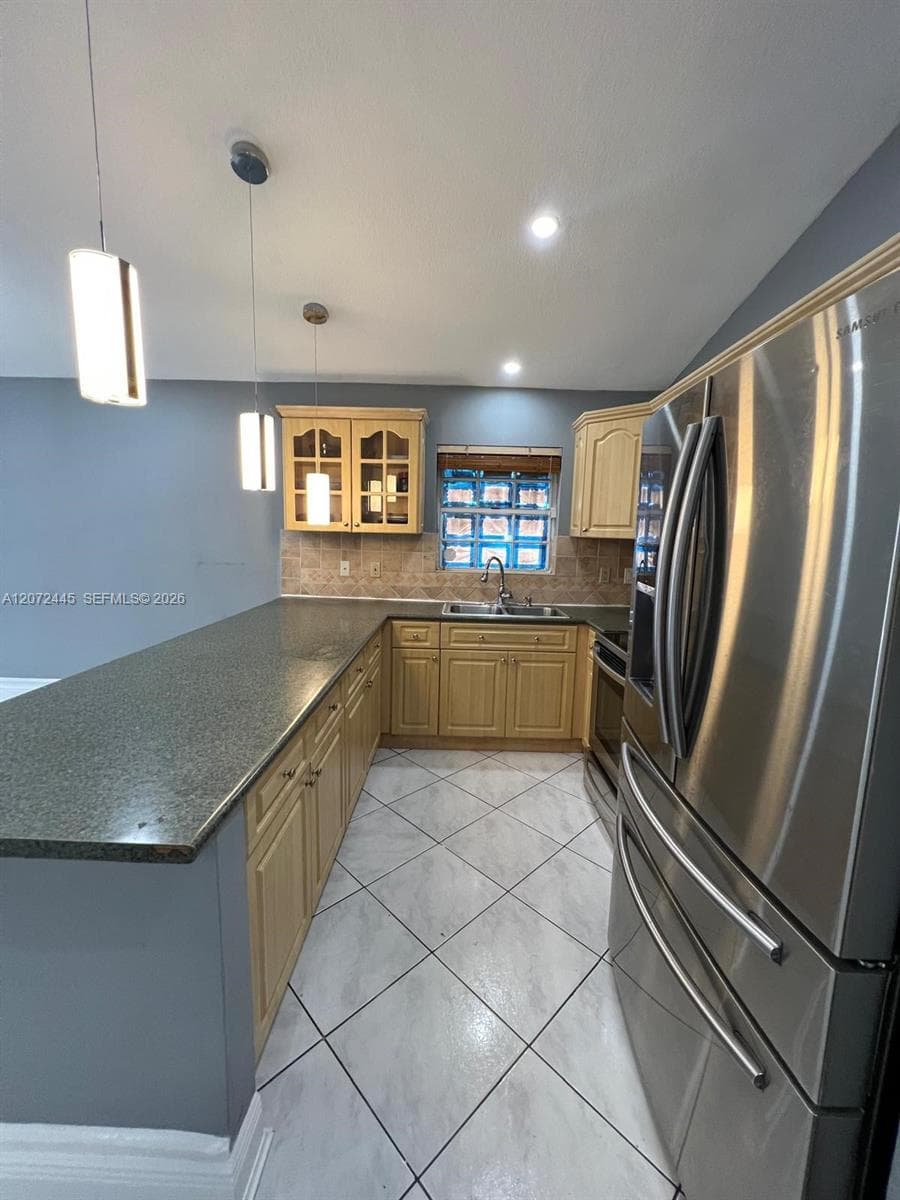 6978 W 25th Ave, Hialeah, FL 33016 — zdjęcie 3