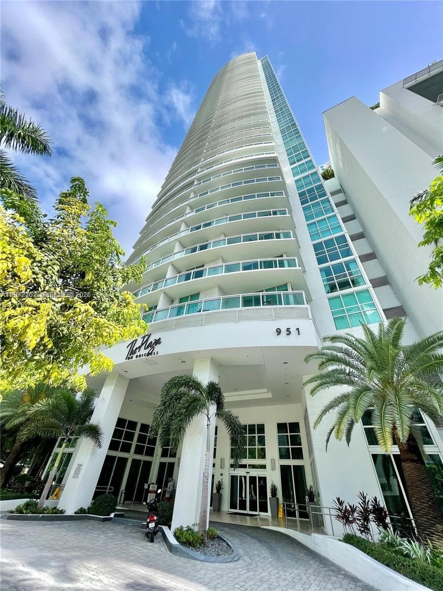 951 Brickell Ave # 3403, Miami, FL 33131