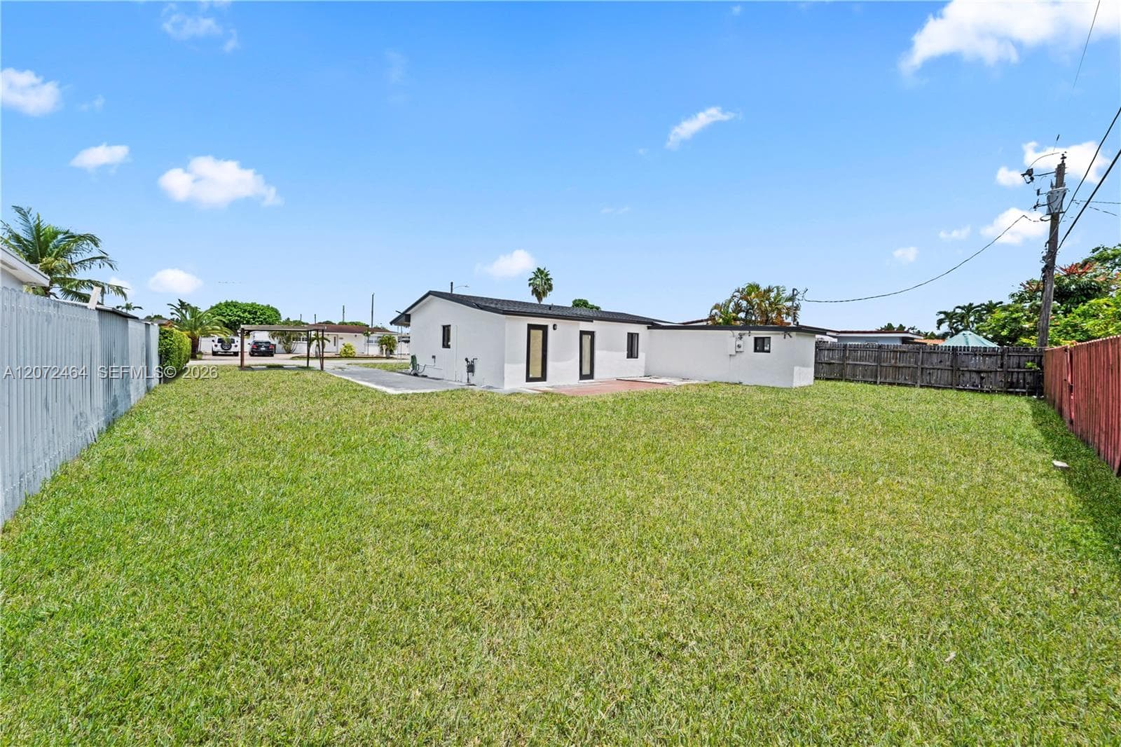 1014 W 66th St, Hialeah, FL 33012 — zdjęcie 2