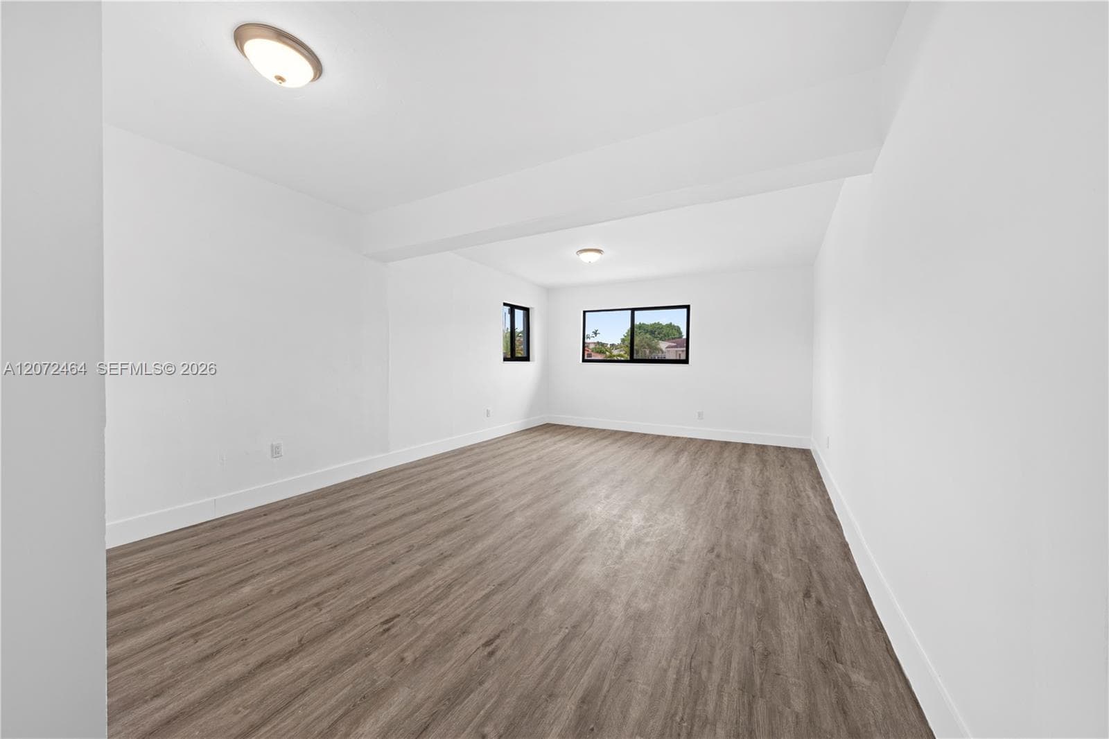 1014 W 66th St, Hialeah, FL 33012 — zdjęcie 5