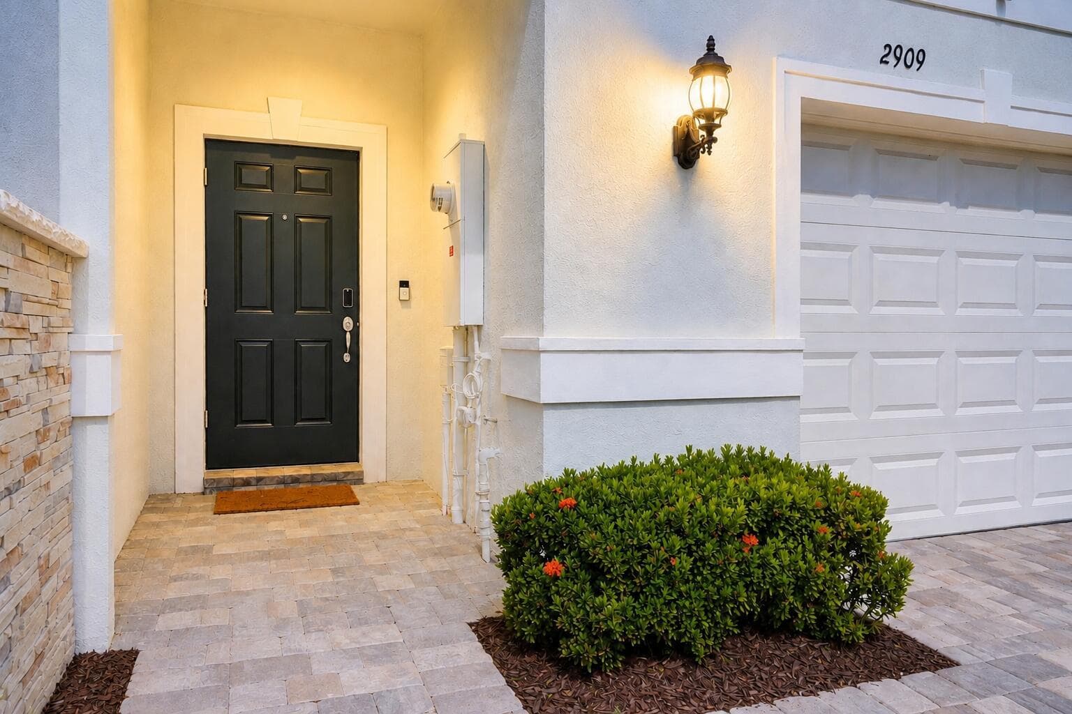 2909 OLIVIA Avenue, Lauderdale Lakes, FL 33311 — zdjęcie 2