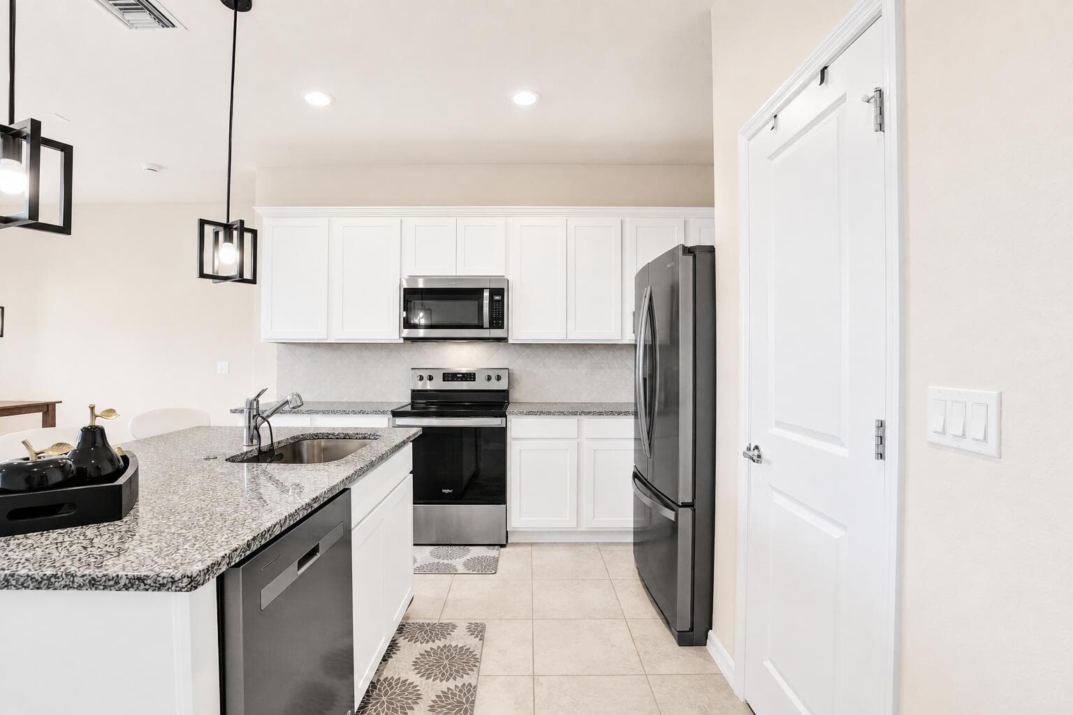 2909 OLIVIA Avenue, Lauderdale Lakes, FL 33311 — zdjęcie 5