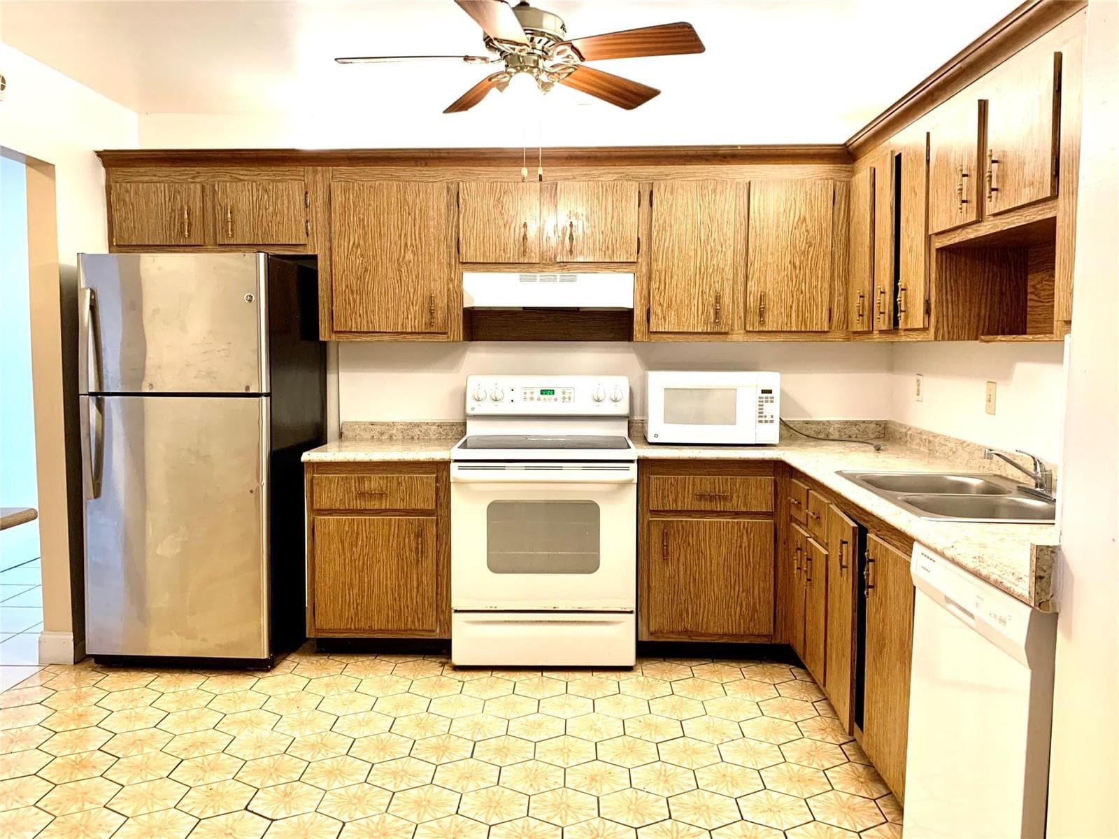 8900 W SAMPLE Road # 106, Coral Springs, FL 33065 — zdjęcie 5