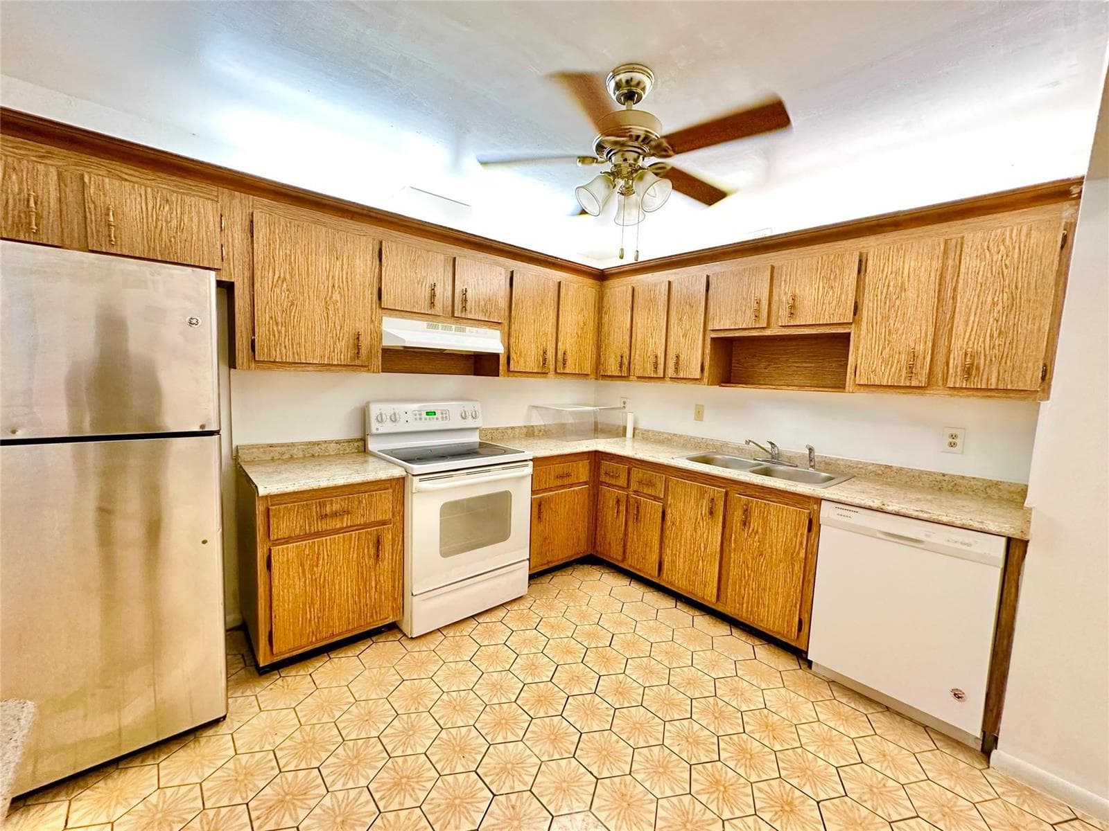 8900 W SAMPLE Road # 106, Coral Springs, FL 33065 — zdjęcie 4