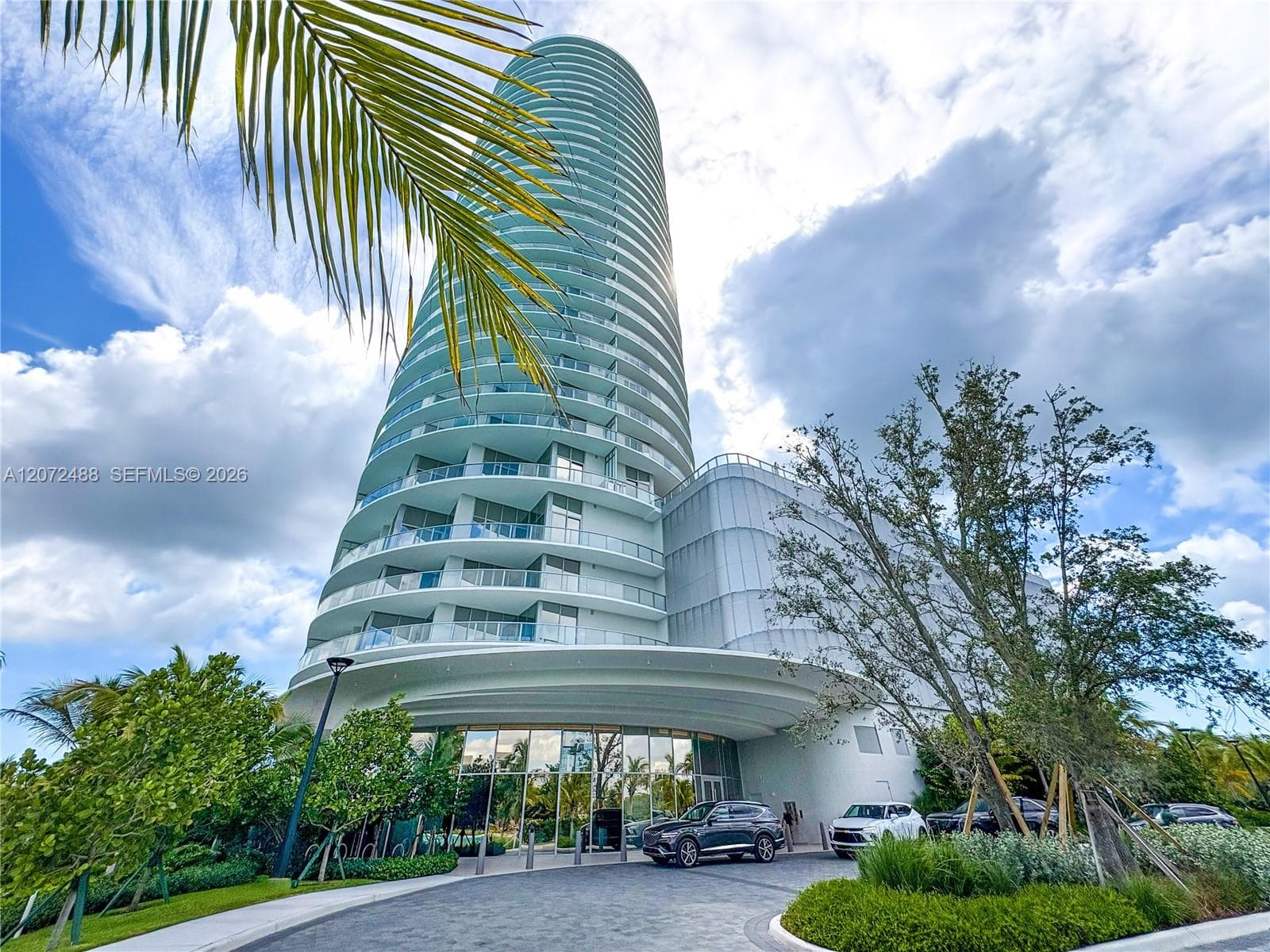 2411 LAGUNA CIRCLE # 809, North Miami, FL 33181
