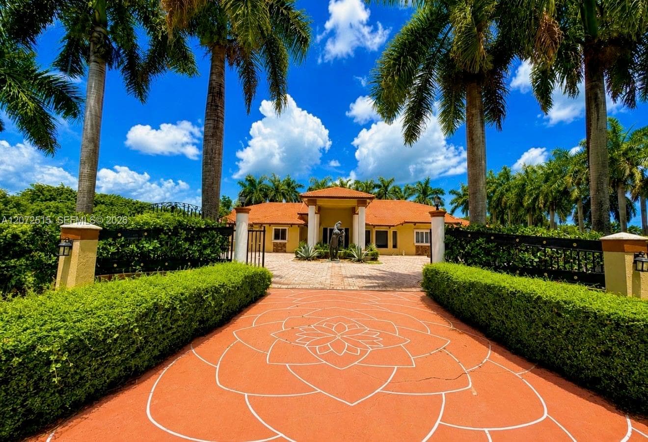 19701 SW 197th Ave, Miami, FL 33187