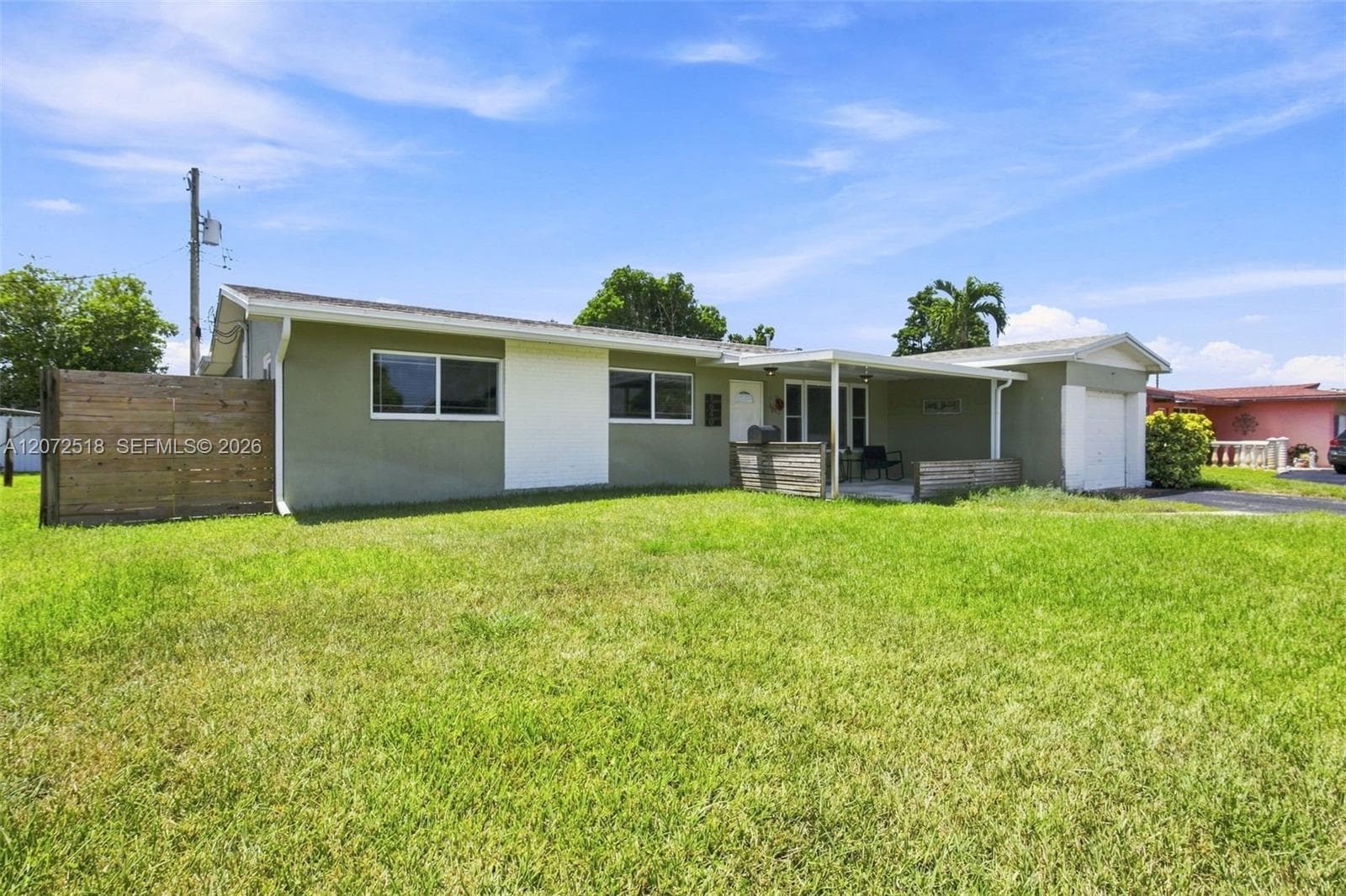 7640 NW 8th St, Pembroke Pines, FL 33024 — zdjęcie 2