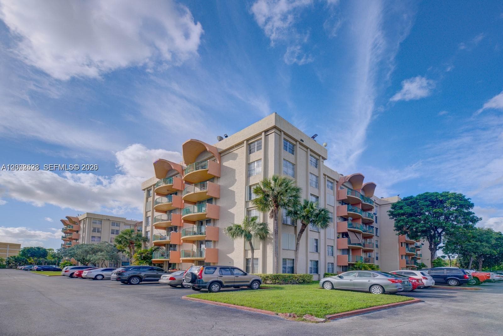 9320 Fontainebleau Blvd # 215, Miami, FL 33172 — zdjęcie 2