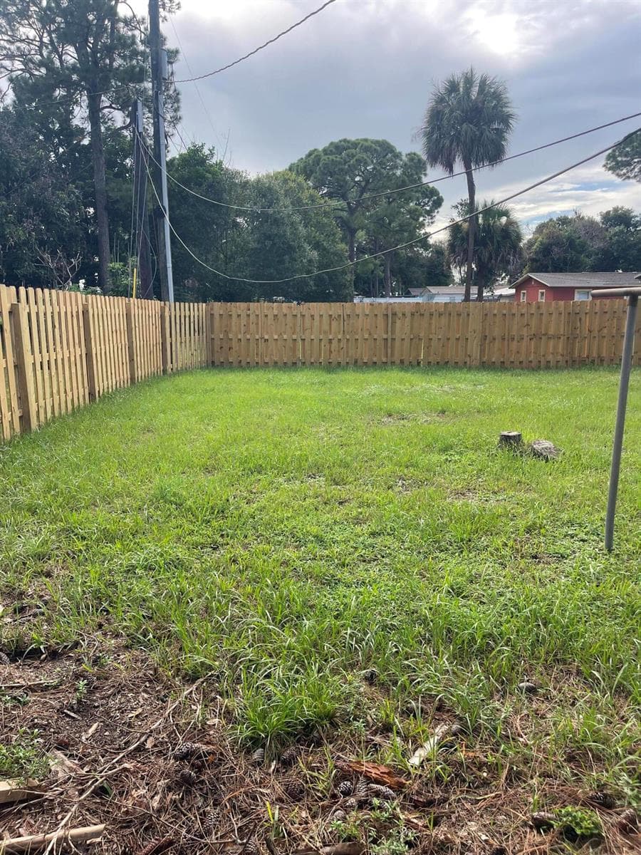 805 N 27TH Street, Fort Pierce, FL 34947 — zdjęcie 3