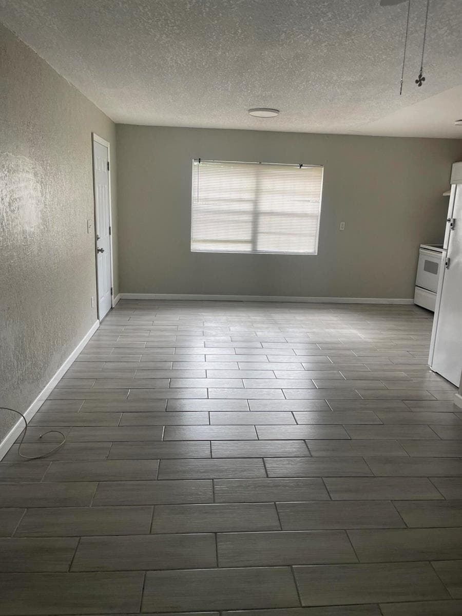 805 N 27TH Street, Fort Pierce, FL 34947 — zdjęcie 4