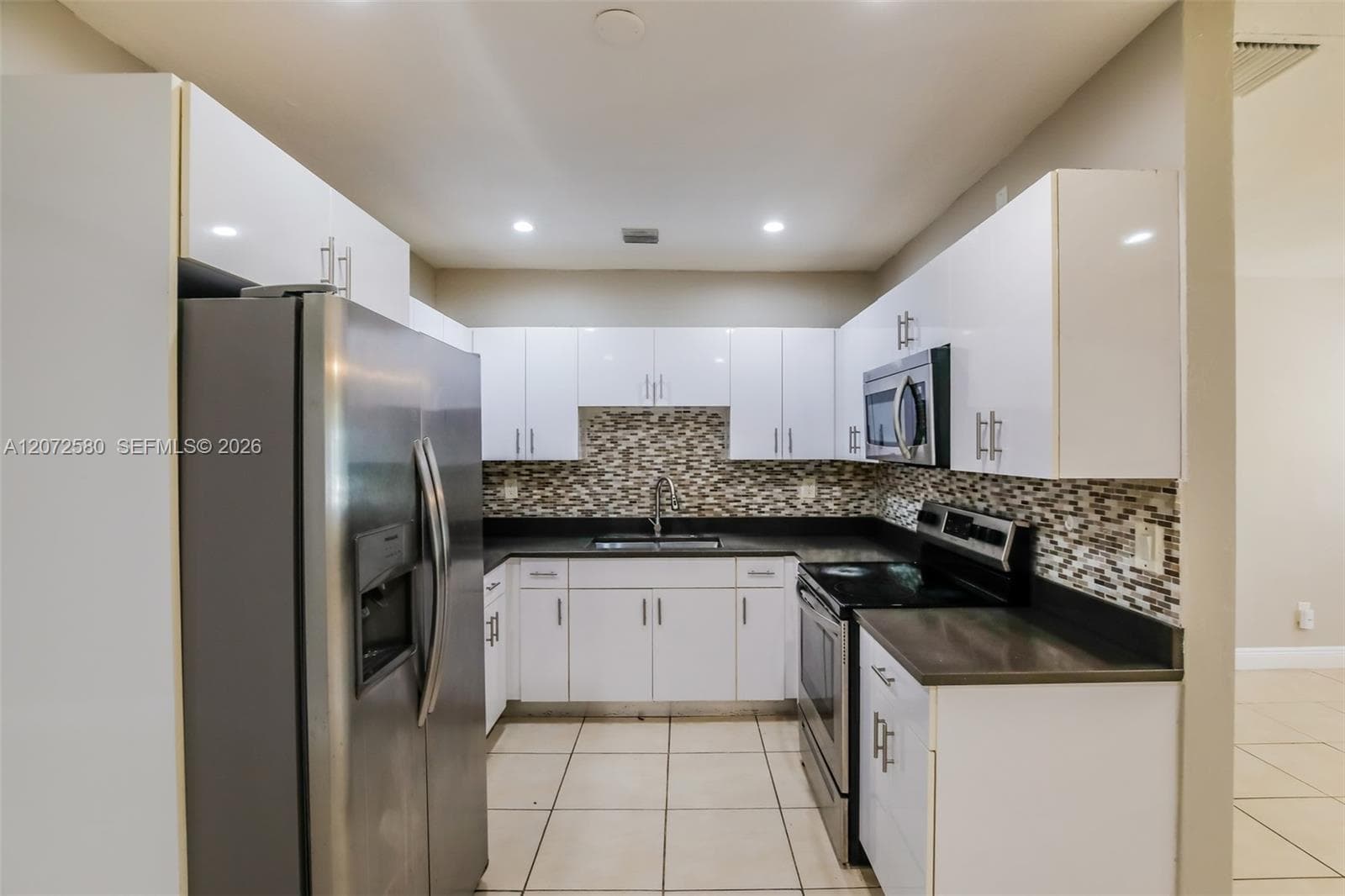 1761 NE 170th St, North Miami Beach, FL 33162 — zdjęcie 5